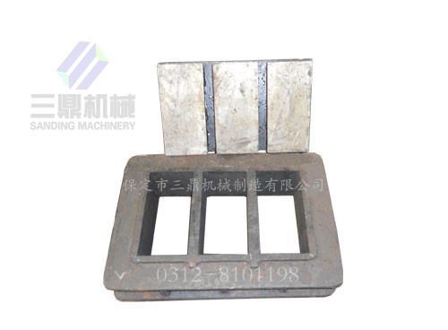 保定廠家直銷小型水泥制磚機 三聯(lián)鋼模具花型尺寸可加工定制